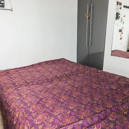 Charming Studio Near The Champs-elysees Paris